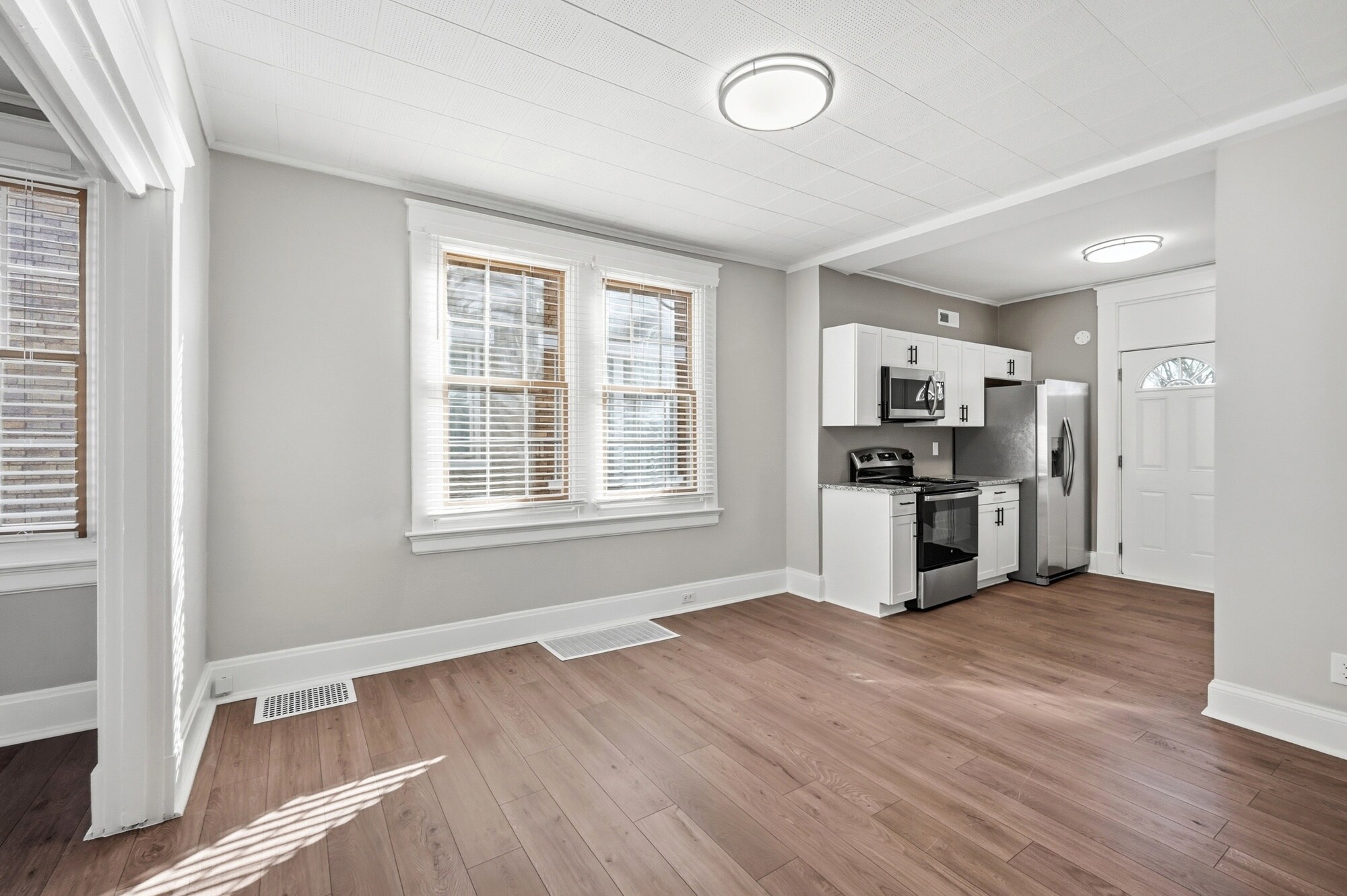 Building Photo - 2905 Robertson Ave