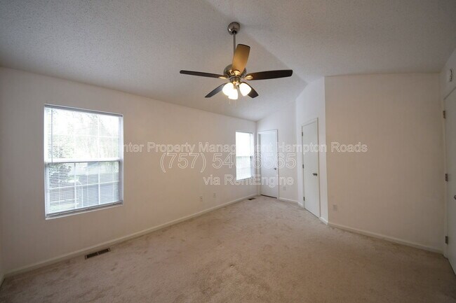 Building Photo - 1549 River Creek Crescent