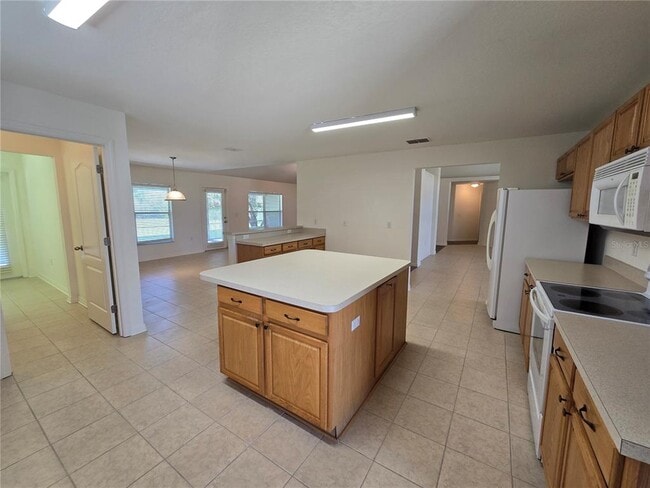 Building Photo - 2081 Farrington Dr