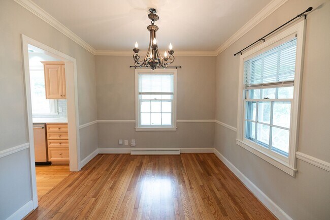 Building Photo - Lovely, Updated 3-Bedroom, 1-Bath Home in Greensboro w/ Fenced Yard