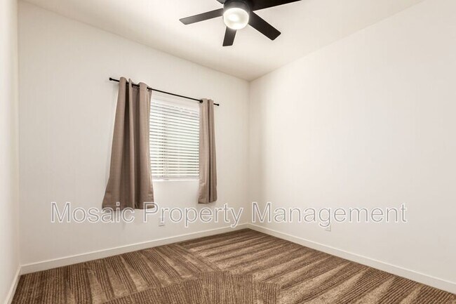Building Photo - 35208 W Santa Monica Ave