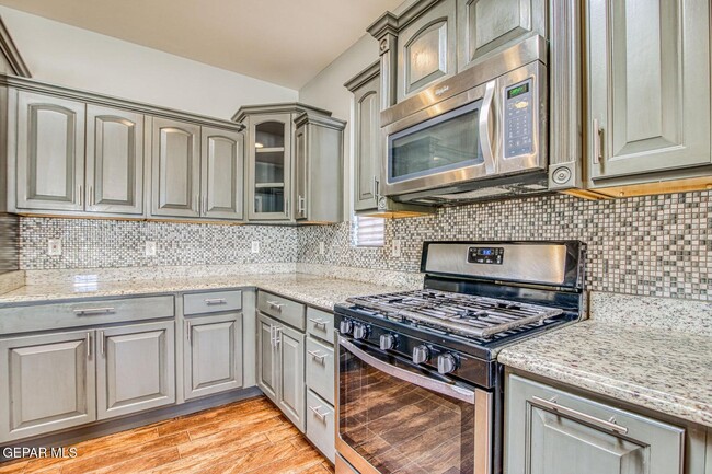 Building Photo - 14509 Holly Springs