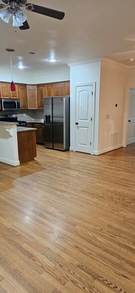 Building Photo - 344 Amber Ln