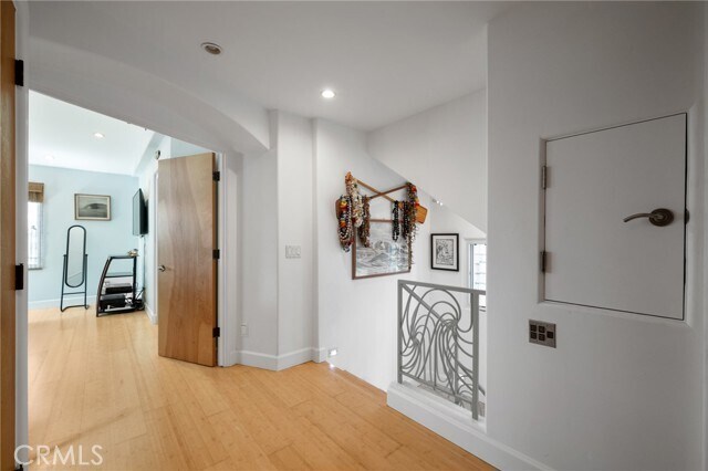 Building Photo - 310 30th St