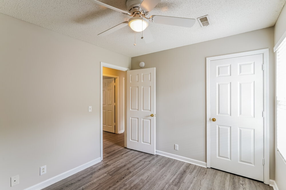 Building Photo - 1515 Rochester Dr