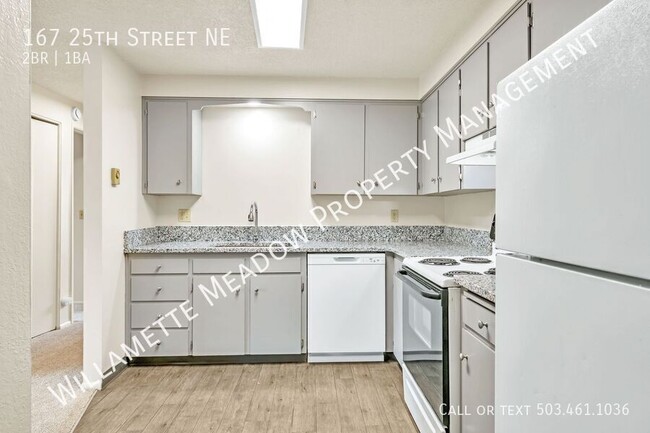 Building Photo - 167 25th St NE