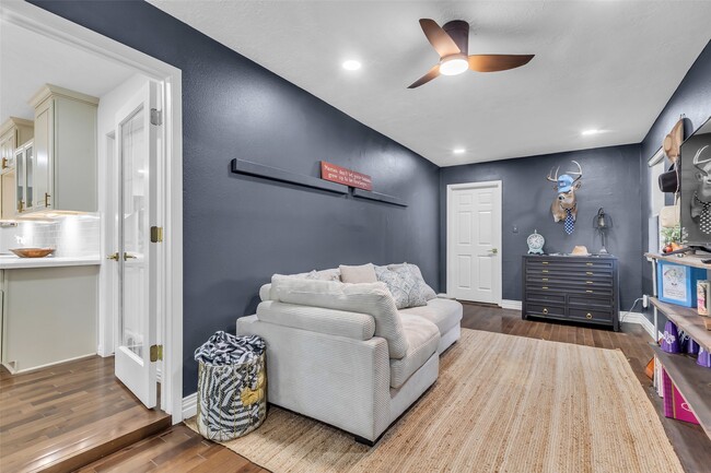 Building Photo - 1710 Hill Top Ln