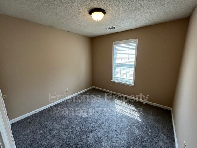 Building Photo - 1091 Nolan Ln