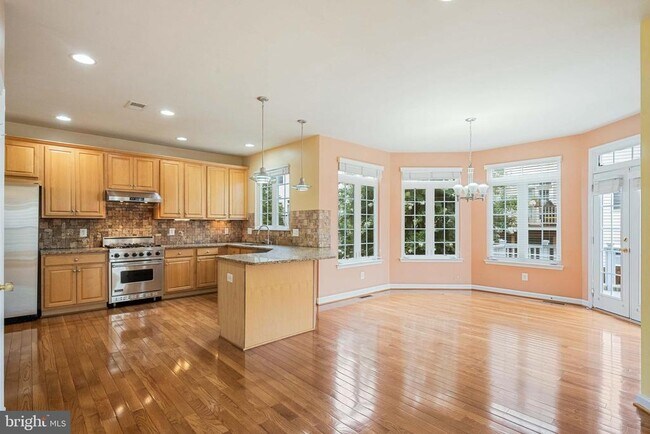 Building Photo - 7517 Lindberg Dr