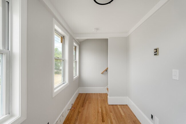 Building Photo - 21 Hartford St