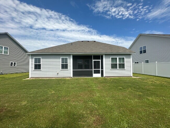 Building Photo - Three Bedroom Home with Large Loft in Heartstone Lakes!