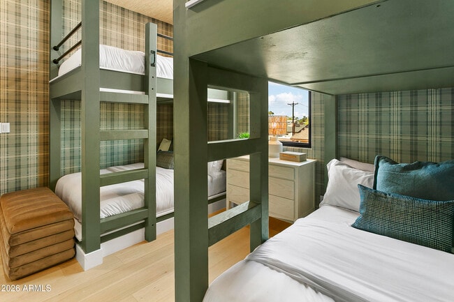 Building Photo - 4207 E Campbell Ave