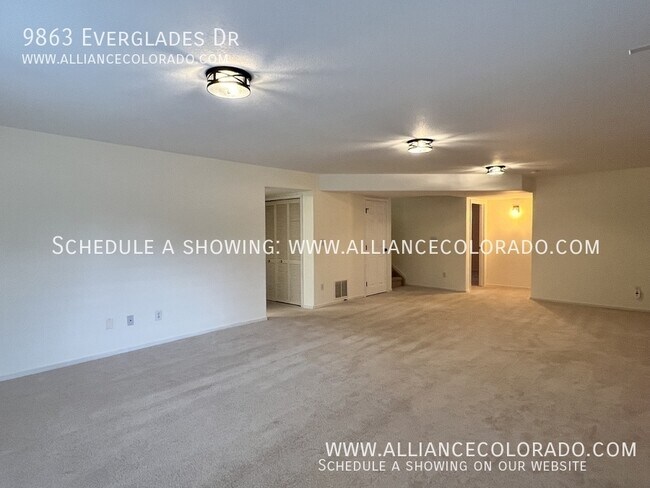 Building Photo - 9863 Everglades Dr
