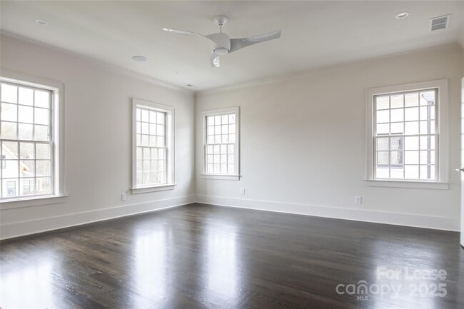 Building Photo - 5024 Gilchrist Rd