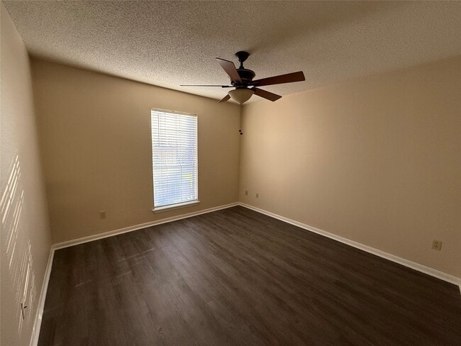 Building Photo - 2120 El Paseo St