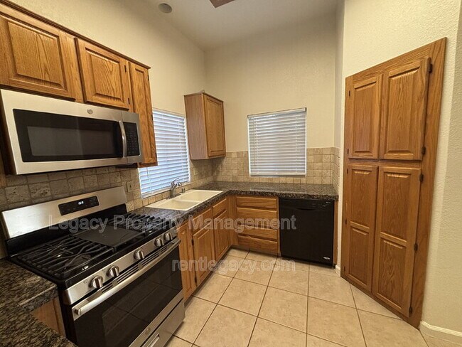 Building Photo - 8559 Star Bright Ct