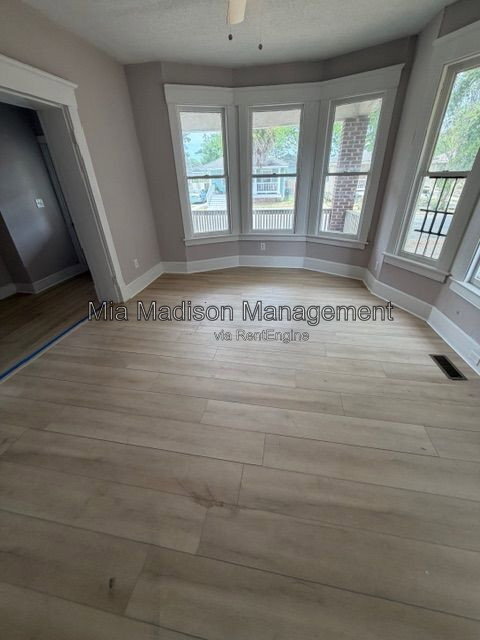 Building Photo - 513 W 35th St