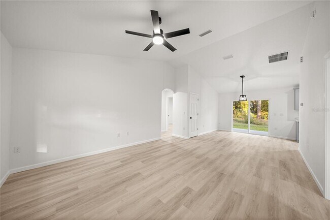 Building Photo - 4826 NW 62nd Ave