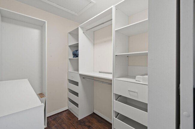 Building Photo - 123 Wakulla Springs Way