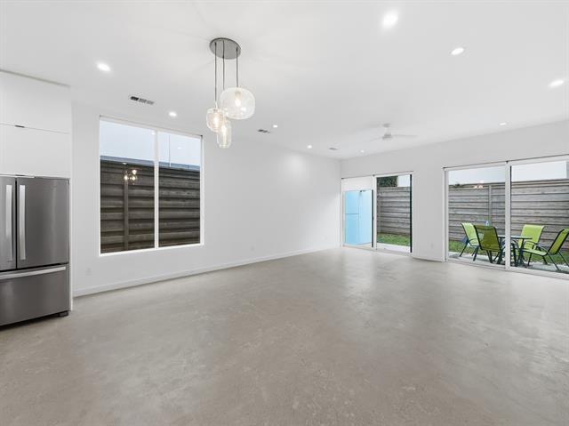 Building Photo - 4814 Manett St