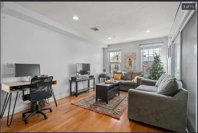 Building Photo - 150 W 9th St