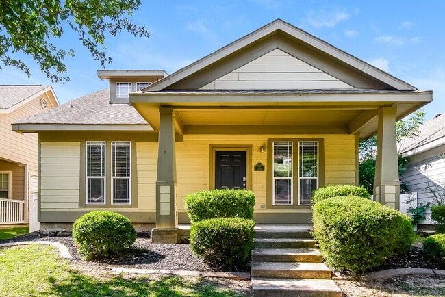 Building Photo - 1116 Oakcrest Dr