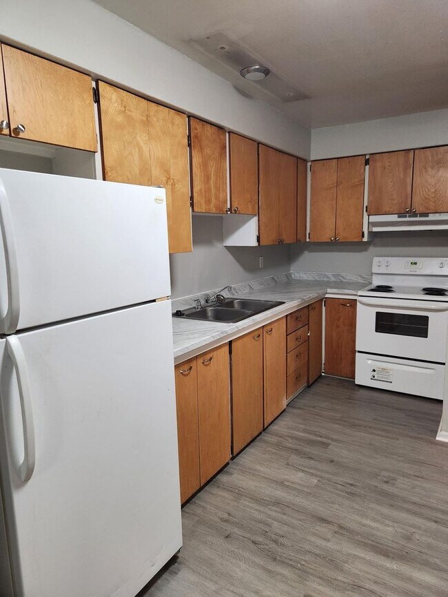 Building Photo - ? Move-In Special! Modern & Spacious 2 Bedroom Near Downtown Denver ?