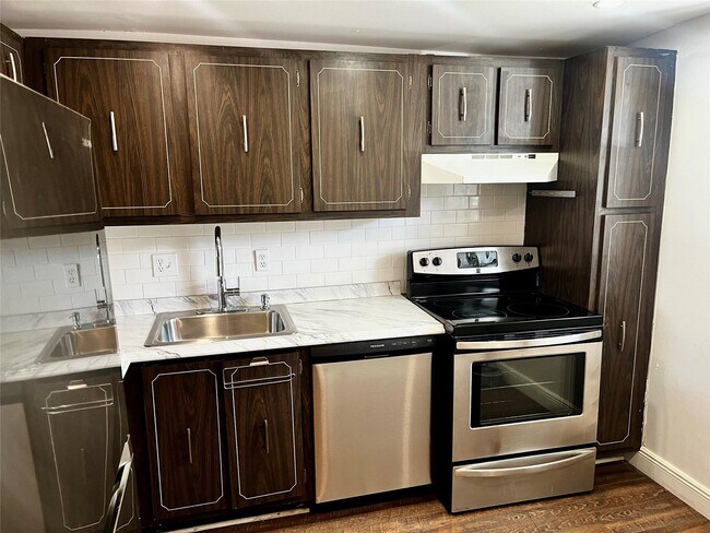 Building Photo - 8351 Sands Point Blvd