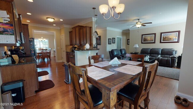 Building Photo - 918 Morganser Dr