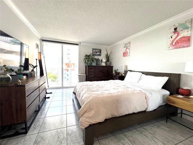 Building Photo - 2401 Collins Ave