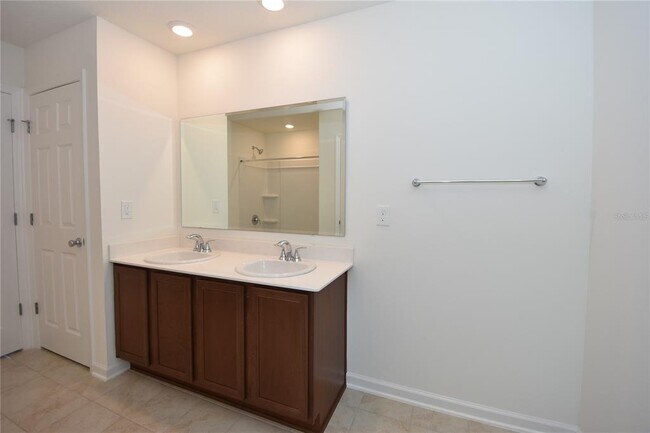 Building Photo - 24 Windsor Ter