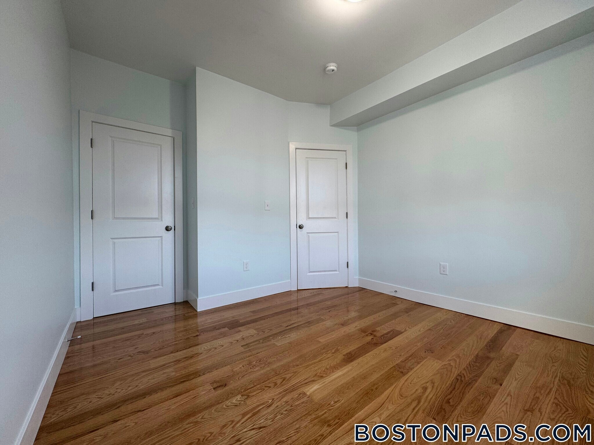 Building Photo - 7 Carson St