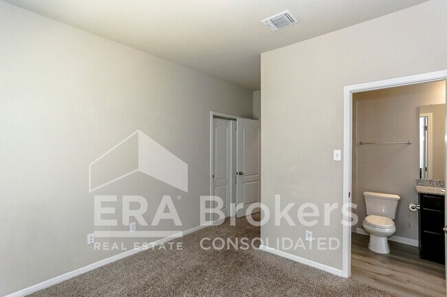 Building Photo - 1236 Grand Oak Trl