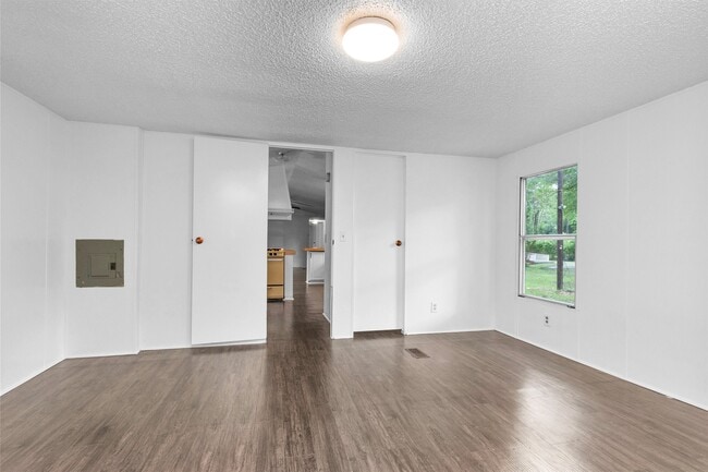 Building Photo - 19339 Forest Ln Cir