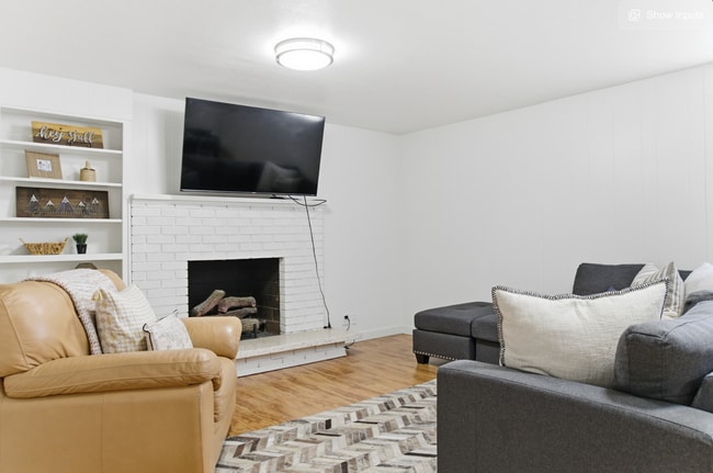 Building Photo - 4787 N Canyon Rd