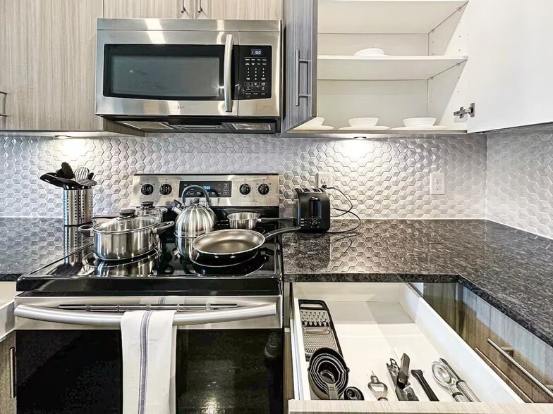 Building Photo - 7210 Henneman Way