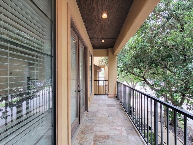 Building Photo - 1605 W 14th St