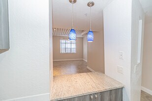 Building Photo - 2320 W Azeele St