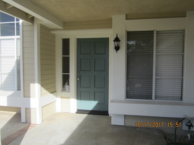 Building Photo - CANYON CREST GORGEOUS SINGLE STORY