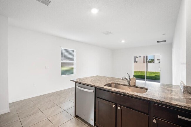 Building Photo - 35694 Sunflower Hl Dr