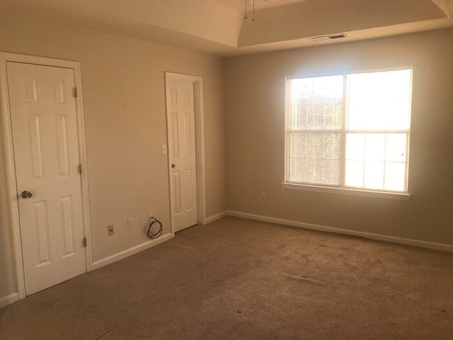 Building Photo - 2536 Lancewood Ln