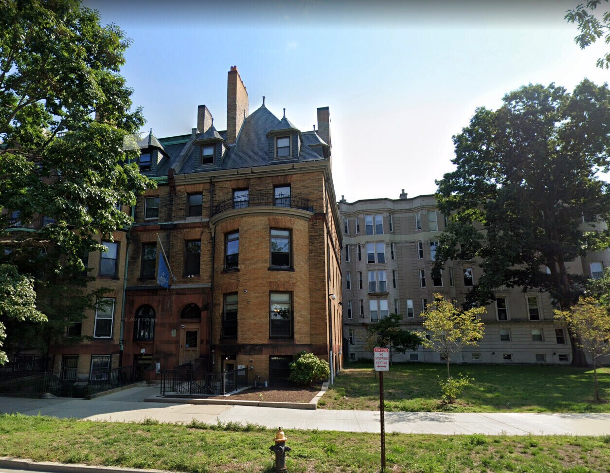 Building Photo - 52 Fenway