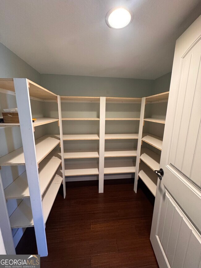 Building Photo - 219 Pine Bluff Dr