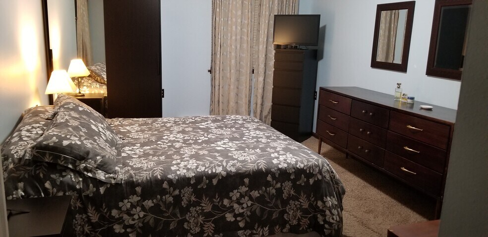 Spacious Master BR - 5325 Brody Dr