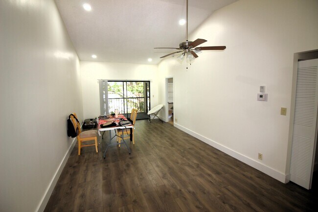 Building Photo - 2900 Olivewood Terrace