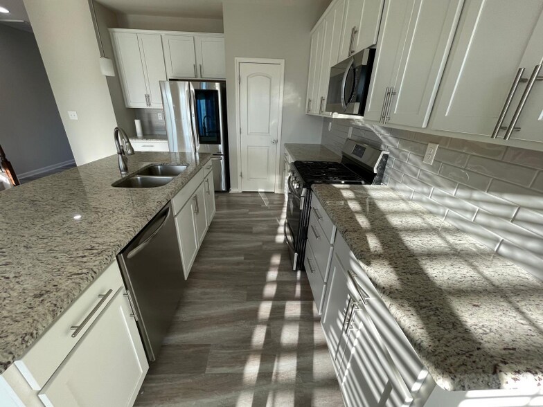 Building Photo - 118 Belden Trl