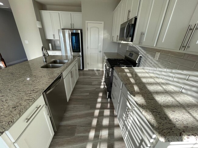 Building Photo - 118 Belden Trl