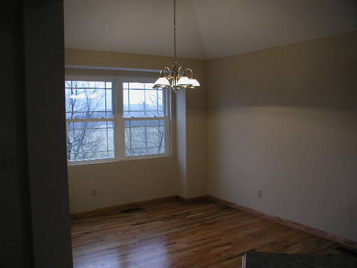 Building Photo - Elegant Town Home