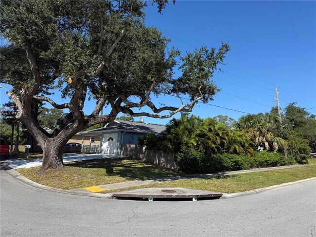 Building Photo - 1164 Engman St