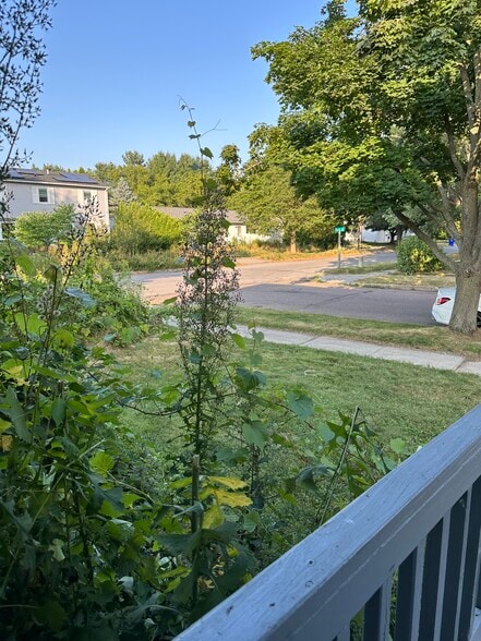 Outside - 91 Faith St